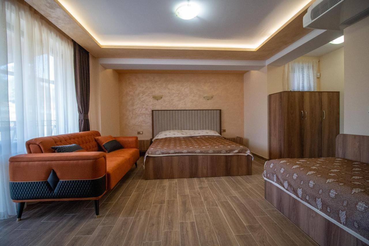 Къщи За Гости Иварос - Доспат Dospat Exterior foto